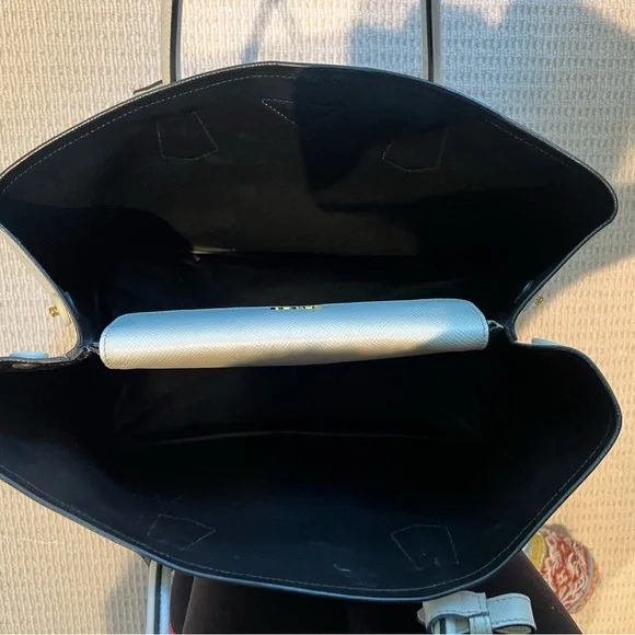Prada Cuir Tote White - Picture 6 of 16